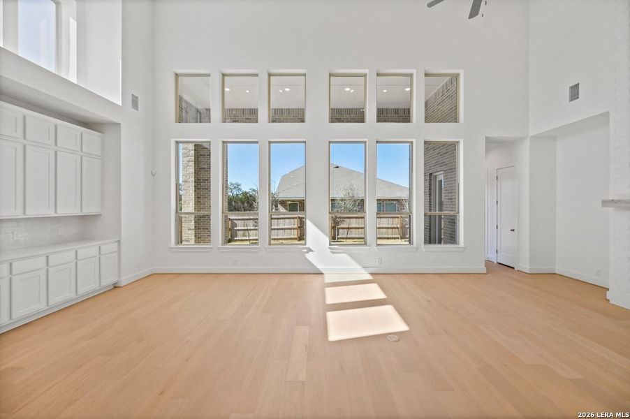 Spacious, unfurnished interior of a new home in Davis Ranch, San Antonio (Image 27).