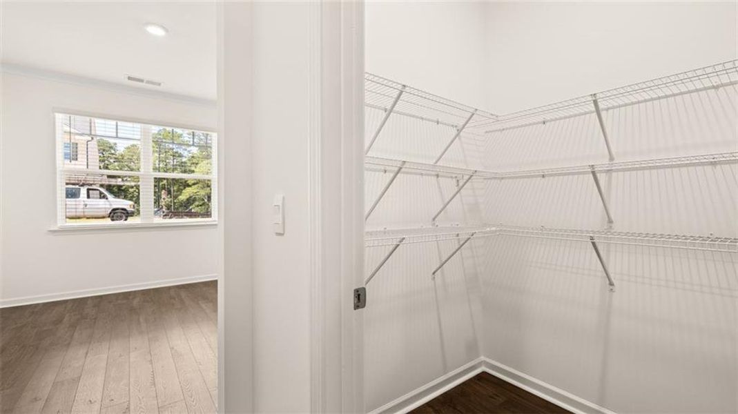 Spacious, unfurnished interior of a new home in Bridle Creek, Locust Grove (Image 35).