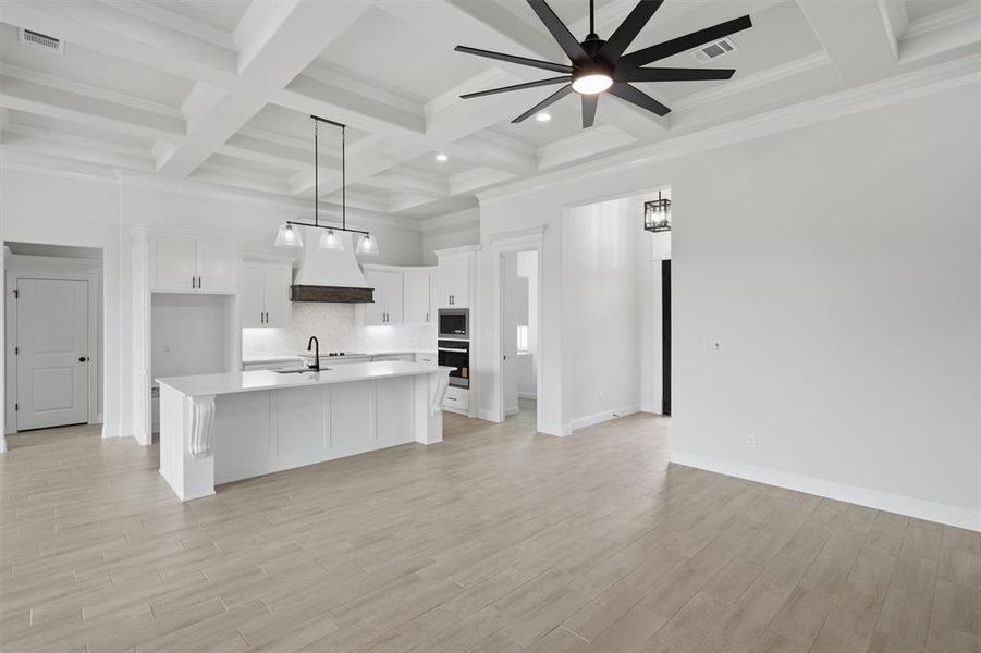 Spacious, unfurnished interior of a new home in , Weatherford (Image 19).