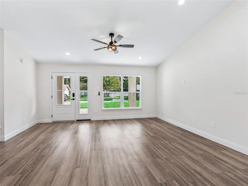 Spacious, unfurnished interior of a new home in , Ocala (Image 21).