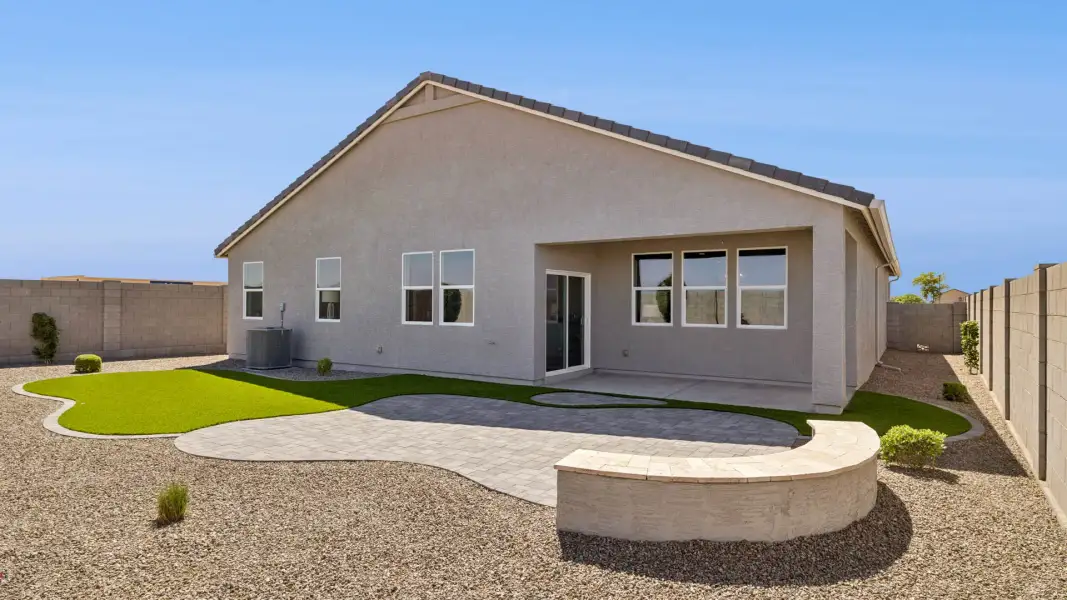 Exterior details and patio area of a home in Magma Ranch Vistas, Florence (Image 3).