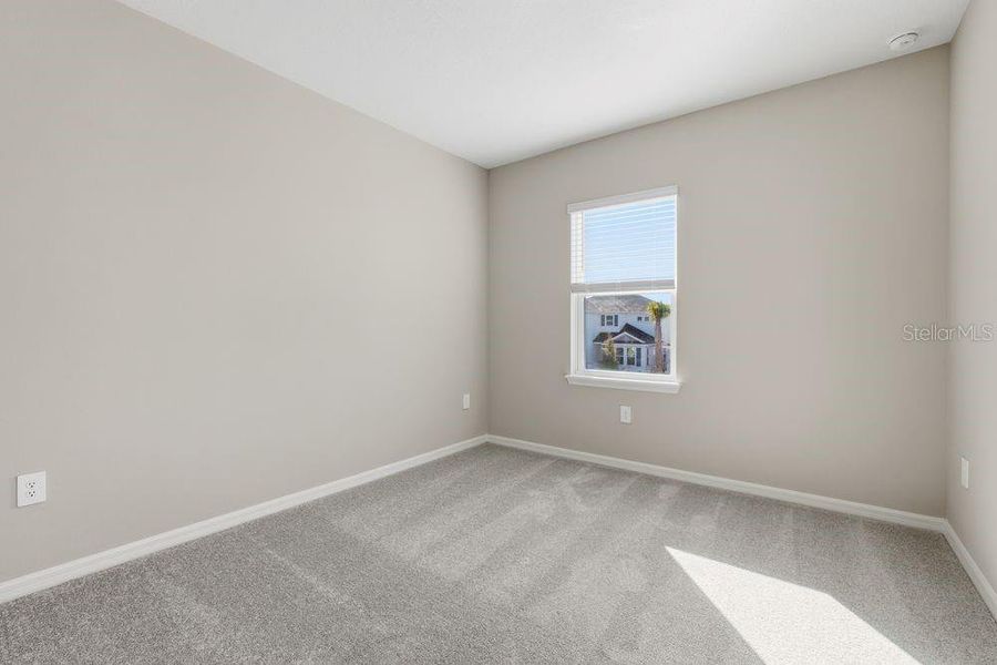 Spacious, unfurnished interior of a new home in Indigo Creek, Apollo Beach (Image 13).