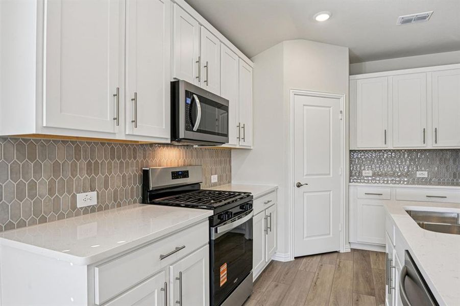 Photo is not of the actual home, but is an inspirational photo of builder’s model home and may depict options, furnishings, and/or decorator features that are not included.