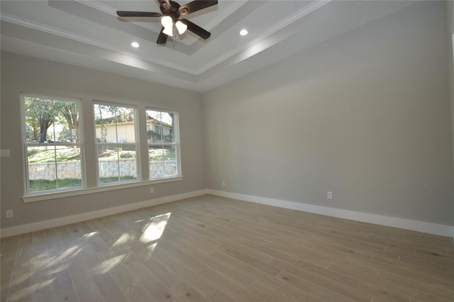 Spacious, unfurnished interior of a new home in , Huntsville (Image 17).
