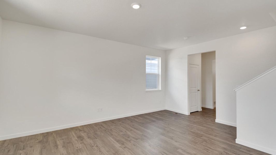 Spacious, unfurnished interior of a new home in The Ridge at Lorson Ranch, Colorado Springs (Image 8).