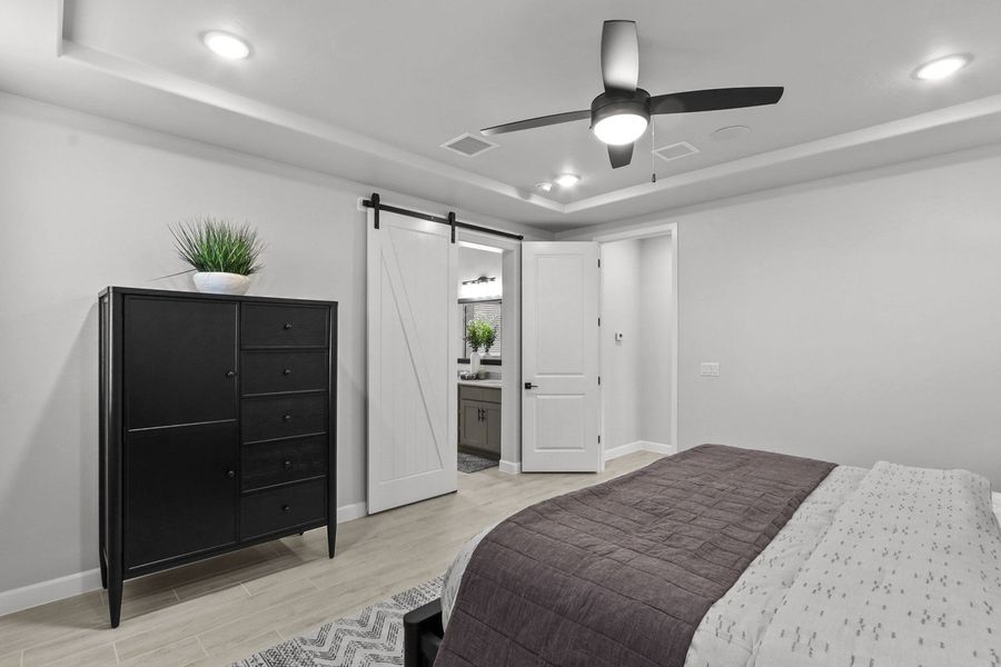 Representative furnished interior of a home built from the Willow by Hakes Brothers in Hillside Park, El Paso (Image 37).