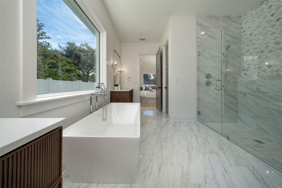 Furnished interior view inside a new home in , Orlando (Image 19).