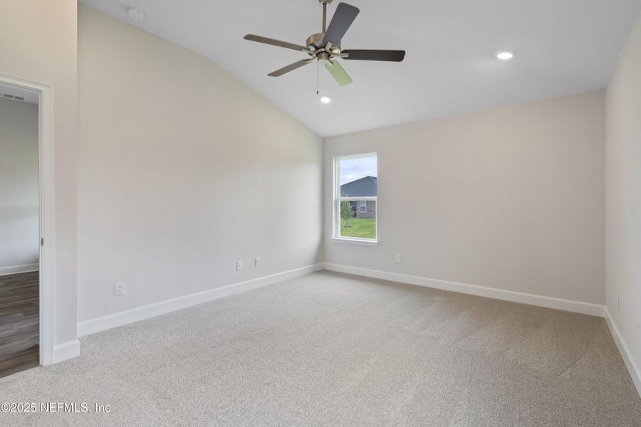 Spacious, unfurnished interior of a new home in Shadow Crest at Rolling Hills, Green Cove Springs (Image 16).