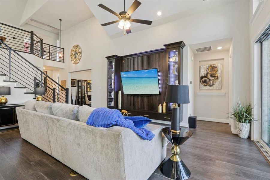Furnished interior view inside a new home in , Northlake (Image 29).