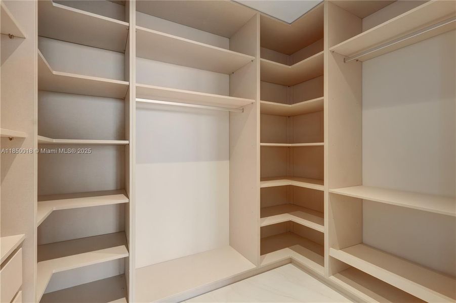 Spacious, unfurnished interior of a new home in , Miami (Image 20).