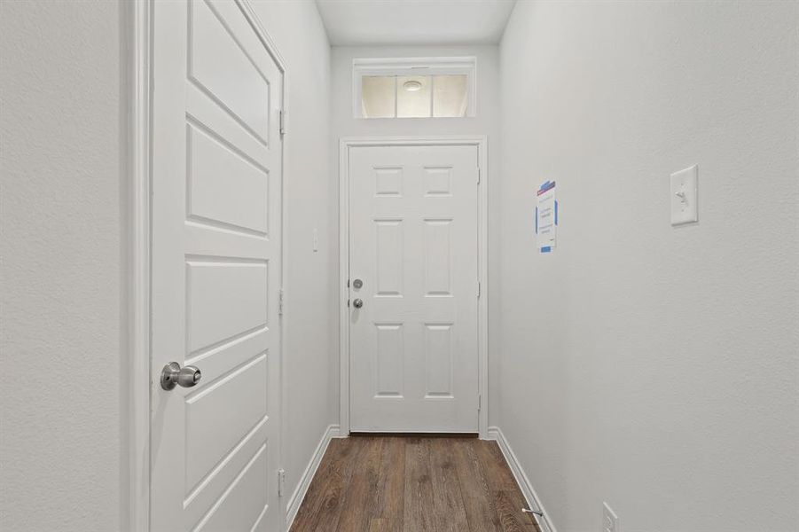 Spacious, unfurnished interior of a new home in Sycamore Landing, Fort Worth (Image 12).