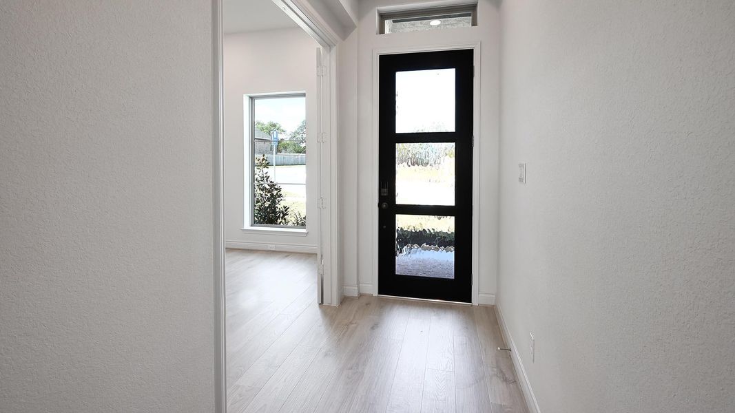 Spacious, unfurnished interior of a new home in La Cima 50', San Marcos (Image 26). Spacious, unfurnished interior of a new home in La Cima 50', San Marcos (Image 26).