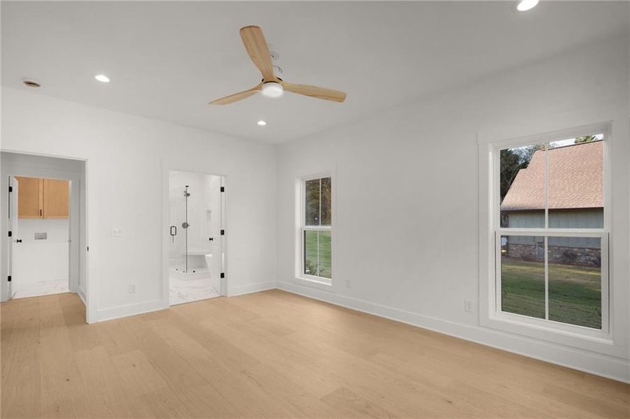 Spacious, unfurnished interior of a new home in , Calhoun (Image 19).