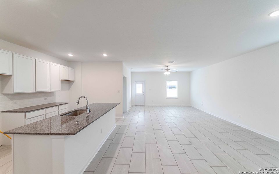 Image 13 of a home in Hickory Ridge.