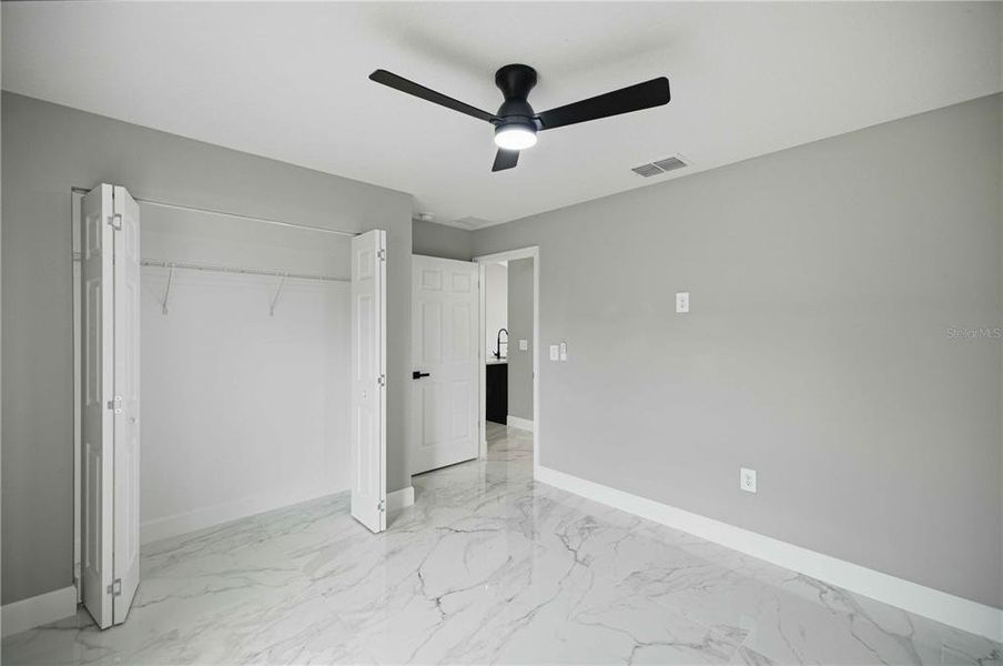 Spacious, unfurnished interior of a new home in , Ocala (Image 20).