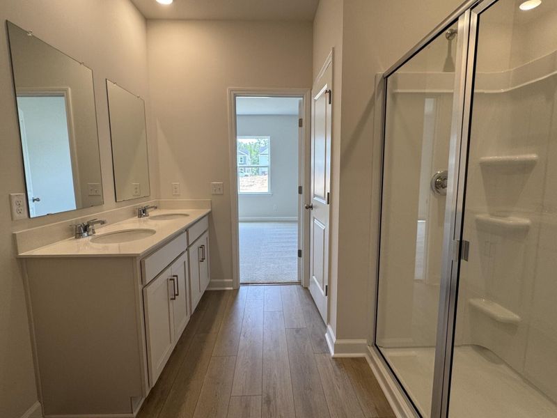 Furnished interior view inside a new home in , Ravenel (Image 9).