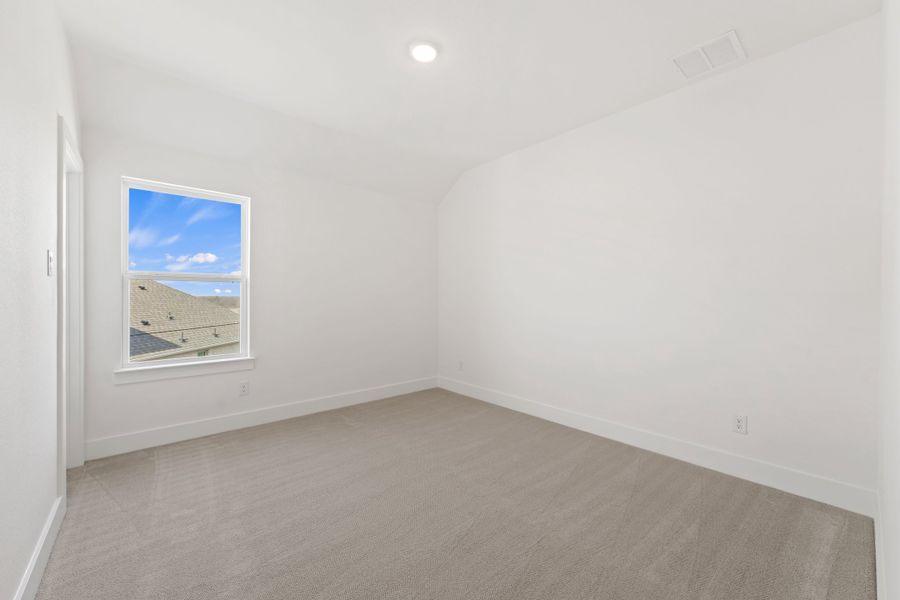 Spacious, unfurnished interior of a new home in Union Park, Little Elm (Image 28).