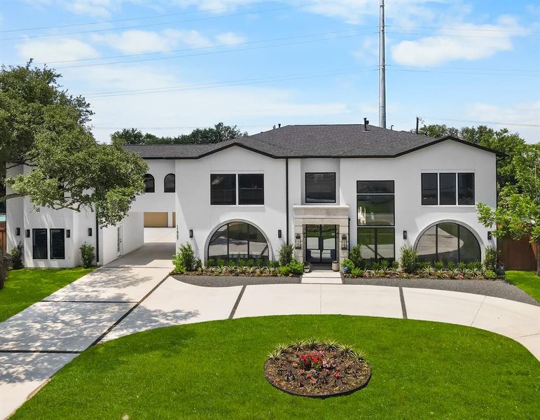 Front exterior of a new home in , Dallas, TX, highlighting curb appeal (Image 1). Front exterior of a new home in , Dallas, TX, highlighting curb appeal (Image 1).