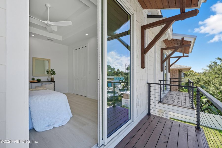 Exterior details and patio area of a home in , Jacksonville Beach (Image 1).