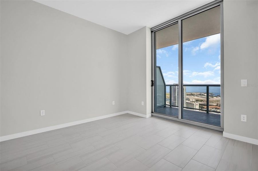 Spacious, unfurnished interior of a new home in , St. Petersburg (Image 69).