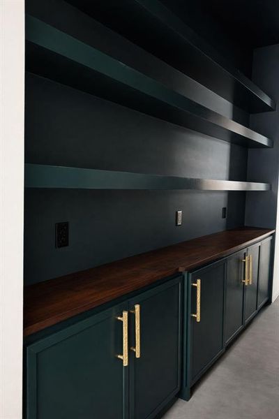 Close-up of interior finishes inside a home in , Weatherford (Image 4).