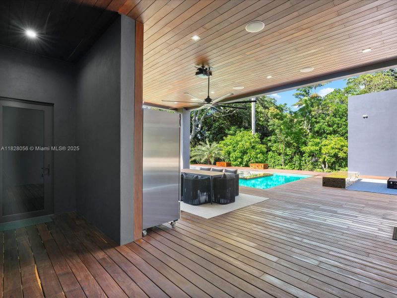 Exterior details and patio area of a home in , Miami (Image 30).