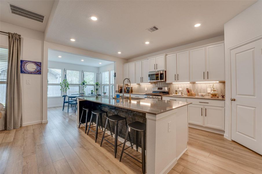 Furnished interior view inside a new home in ARTAVIA: Fairway Collection, Conroe (Image 29).