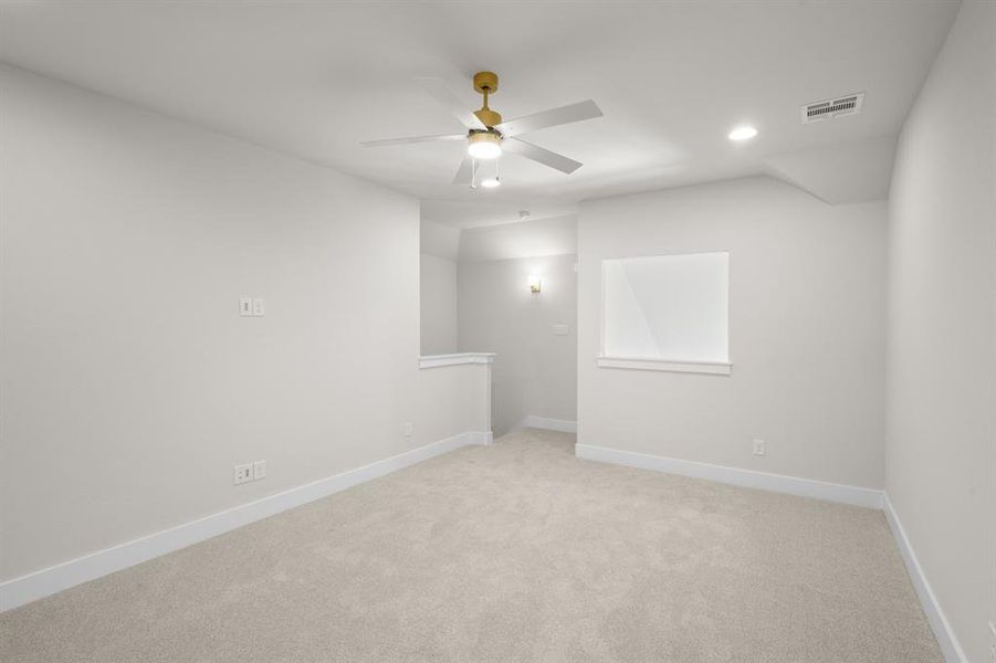 Spacious, unfurnished interior of a new home in The Retreat - Phase 1, Waxahachie (Image 23).
