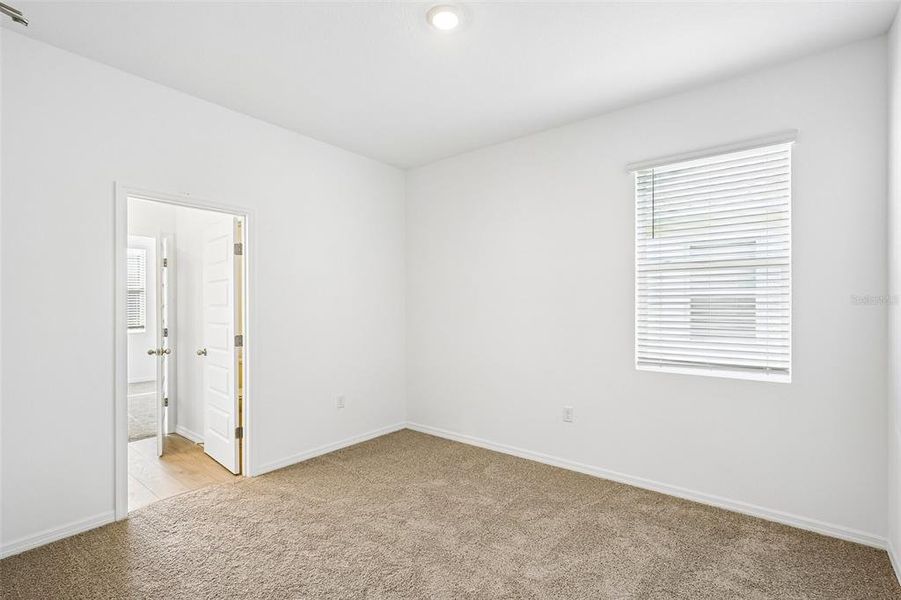 Spacious, unfurnished interior of a new home in , Lakeland (Image 37).