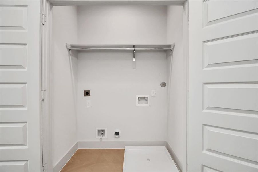 Laundry Room with Gas/Electric Dryer Connections and Washer Connections