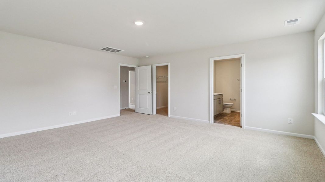 Spacious, unfurnished interior of a new home in Hunter's Branch, Hopkins (Image 24).