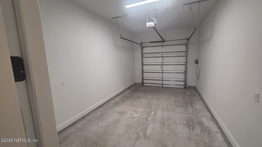 Spacious, unfurnished interior of a new home in , St. Johns (Image 29).