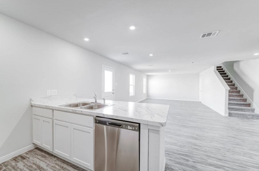 Furnished interior view inside a new home in Shirey Forest - Branches, Lufkin (Image 6).