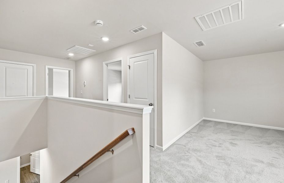 Spacious, unfurnished interior of a new home in Westford, Sanford (Image 35).