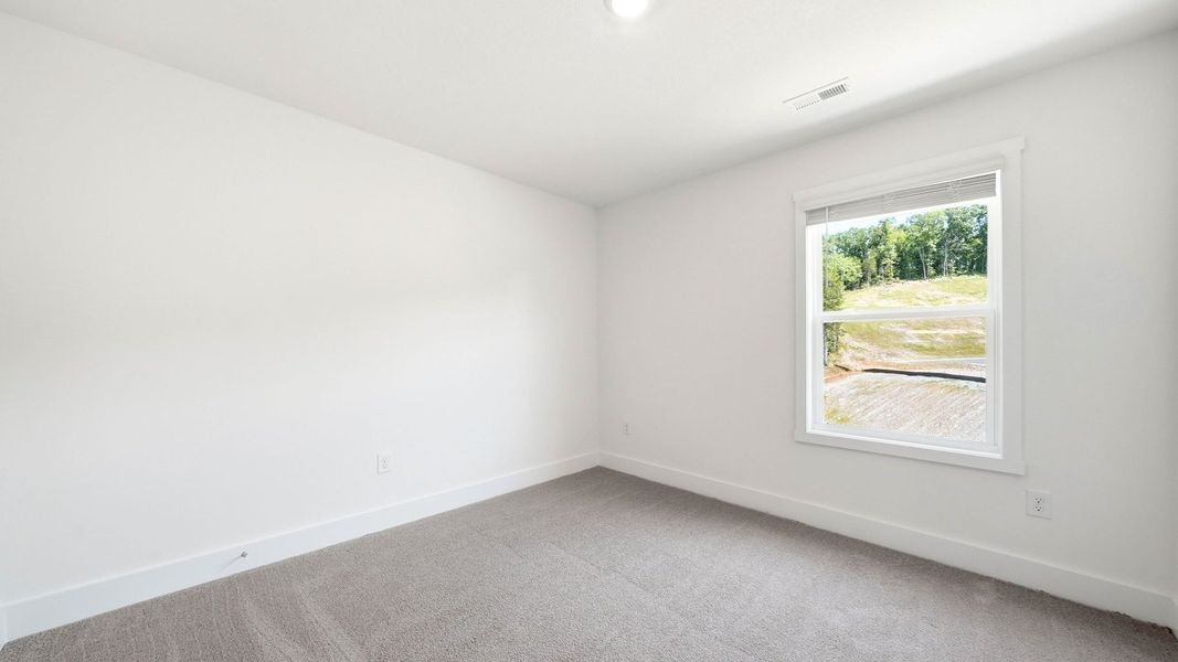 Spacious, unfurnished interior of a new home in Cherokee Crossing, Kodak (Image 14).