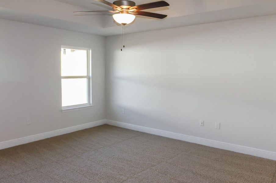 Spacious, unfurnished interior of a new home in Pecan Valley, Cantonment (Image 19).