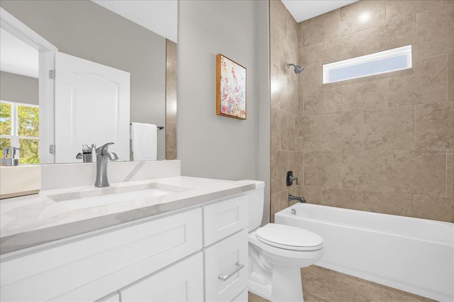 Furnished interior view inside a new home in , Dunnellon (Image 15).