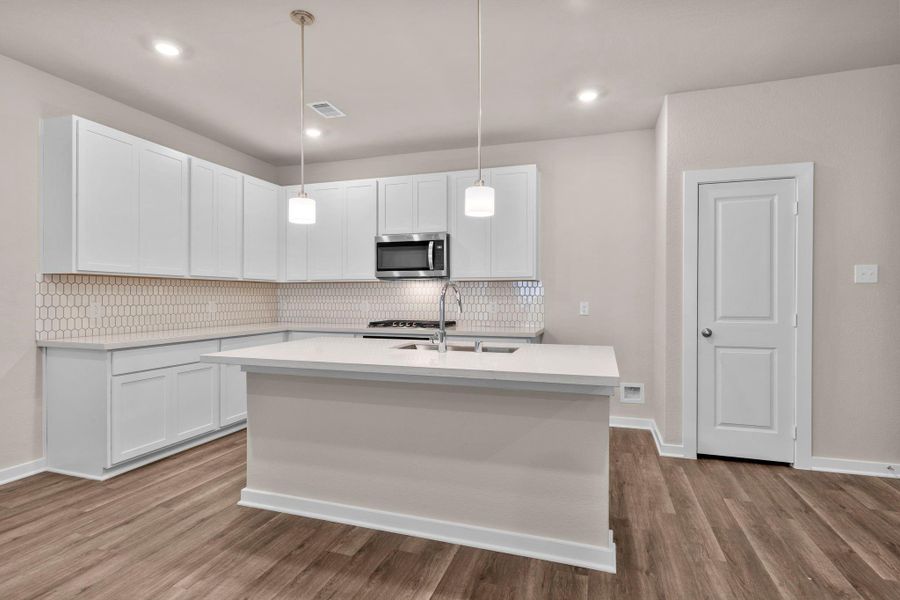 Furnished interior view inside a new home in Westridge Cove 40', Conroe (Image 8).