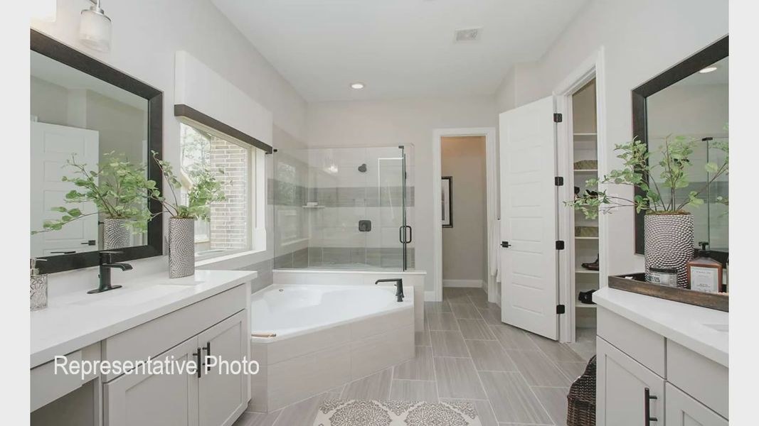 Furnished interior view inside a new home in Hulen Trails, Fort Worth (Image 10).