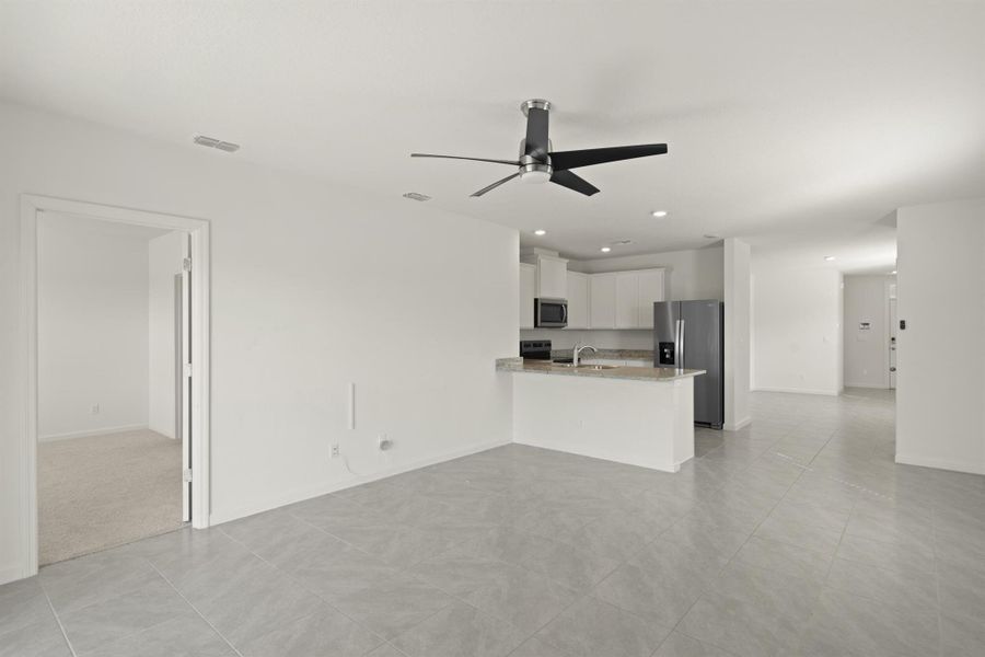 Spacious, unfurnished interior of a new home in Central Park 40s, Port St. Lucie (Image 32).