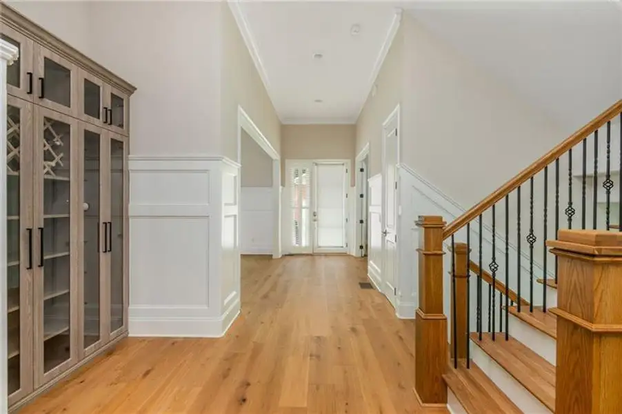 Spacious, unfurnished interior of a new home in , Brookhaven (Image 20).