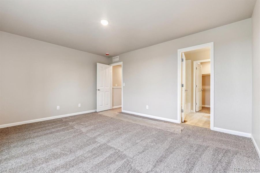 Spacious, unfurnished interior of a new home in Pintail Commons at Johnstown Village, Johnstown (Image 19).