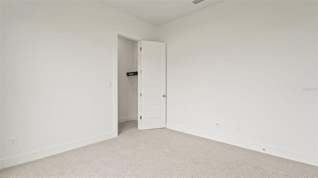 Spacious, unfurnished interior of a new home in Mandarin Grove, Palmetto (Image 13).