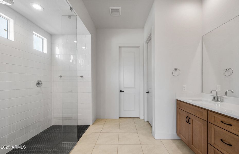 Owner's Bathroom Owner's Bathroom