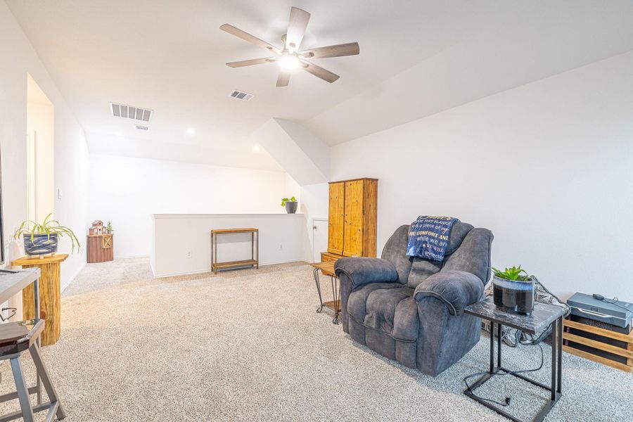 Furnished interior view inside a new home in River Ranch Meadows, Dayton (Image 41). Furnished interior view inside a new home in River Ranch Meadows, Dayton (Image 41).