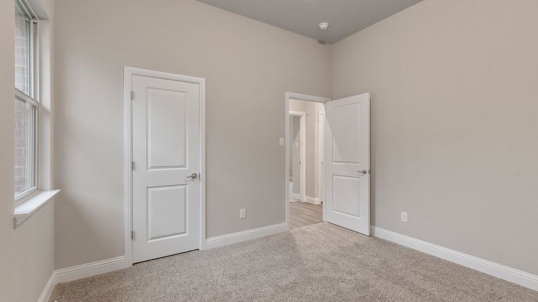 Representative unfurnished interior of a home built from the Odessa by D.R. Horton in Lakeview Pointe, Grand Prairie (Image 30).