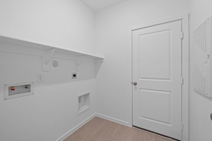 Spacious, unfurnished interior of a new home in Crosby Farms, Crosby (Image 16).