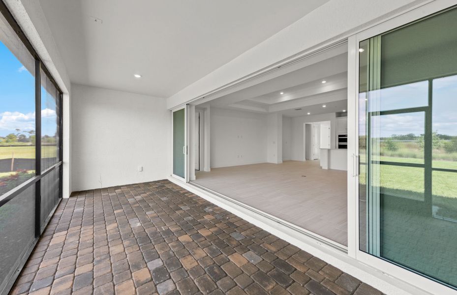 Spacious, unfurnished interior of a new home in Del Webb Oak Creek, North Fort Myers (Image 17).