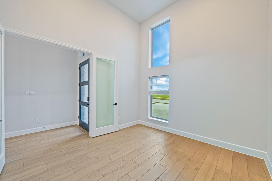 Spacious, unfurnished interior of a new home in , Brookshire (Image 21).