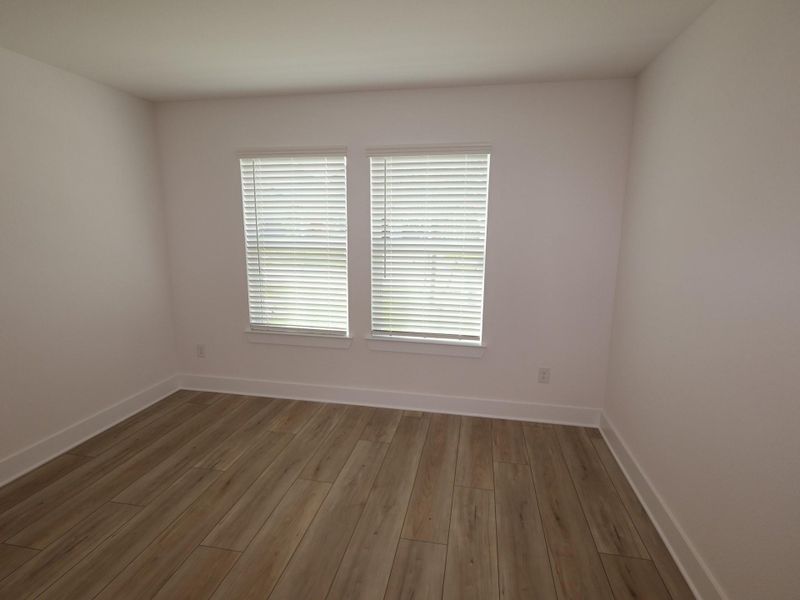 Spacious, unfurnished interior of a new home in Lago Mar, Santa Fe (Image 29).